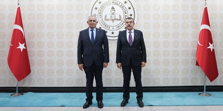 Bakan Tekin, KKTC Milli Eğitim Bakanı Çavuşoğlu’nu makamında ağırladı