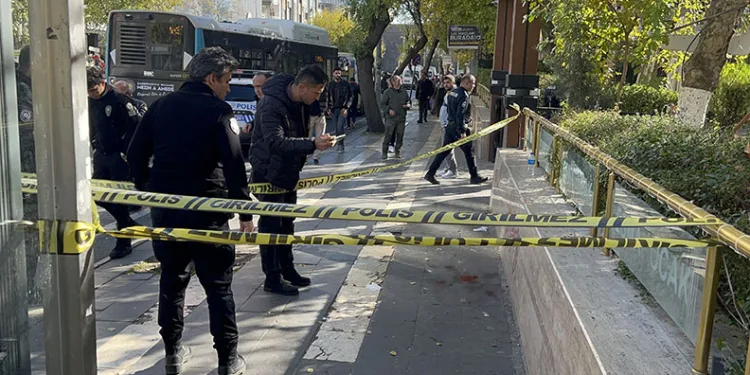 Eşini rahatsız eden adama tuzak kurup ayağından kurşunladı