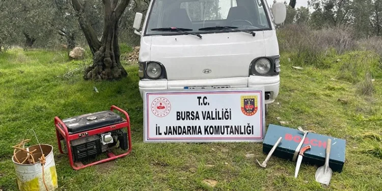 İznik’te kazı yapan 2 kişi yakalandı