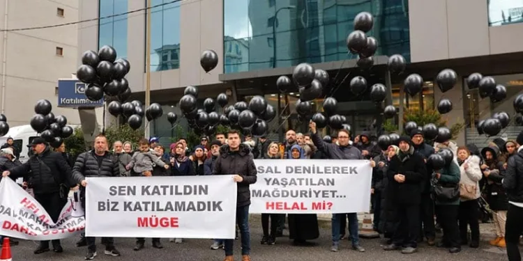 Katılımevim önünde Bursa’dan gelen yüzlerce kişiden eylem
