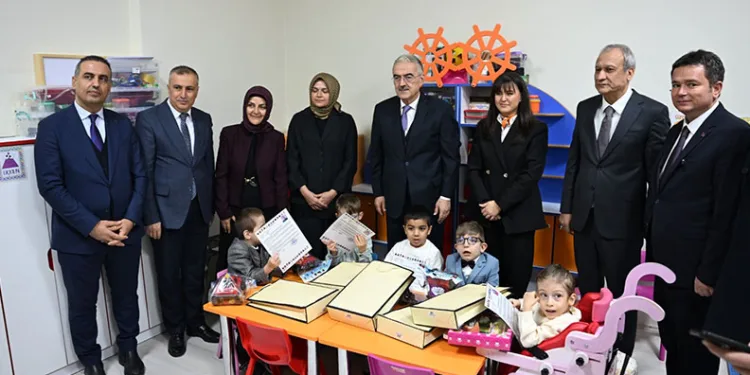 Bursa’da öğrencilerin karne heyecanı
