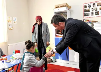 Erkan Aydın, özel Gereksinimli çocukların karne sevincini paylaştı