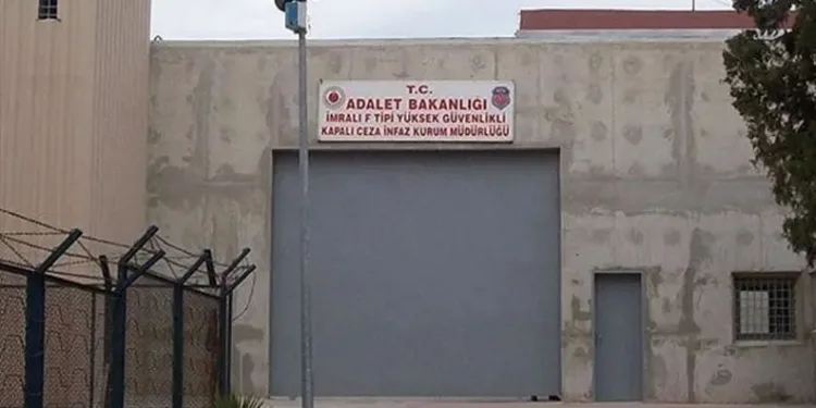 DEM Parti heyeti, İmralı’da Abdullah Öcalan’la görüşüyor