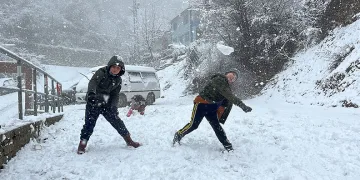 Artvin’de kar yağışı etkisini sürdürüyor