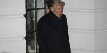 Trump’ın uçağında elektrik arızası