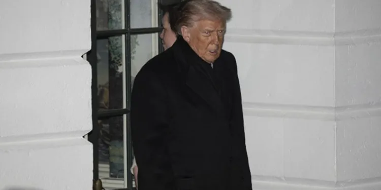 Trump’ın uçağında elektrik arızası