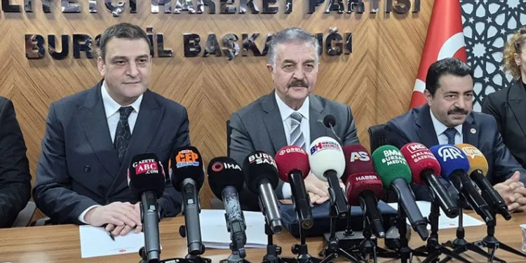 İsmet Büyükataman’dan gündeme dair sert mesajlar