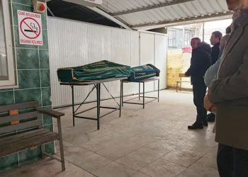 Otoyol gişelerindeki kazada ölen çift gözyaşlarıyla uğurlandı