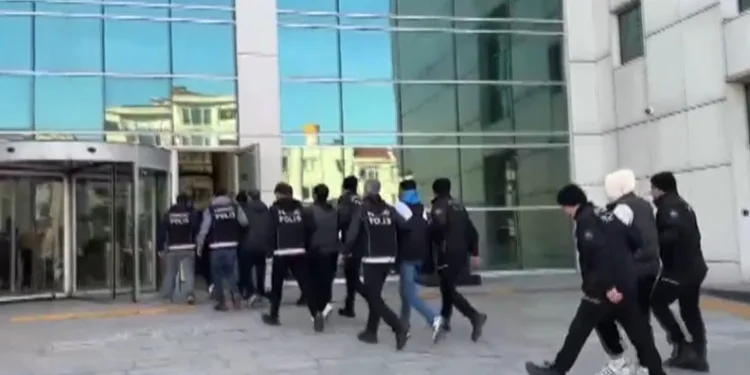 KERESTE MAKİNESİNDEN FIRLAYAN PARÇA İŞÇİNİN ÖLÜMÜNE NEDEN OLDU
