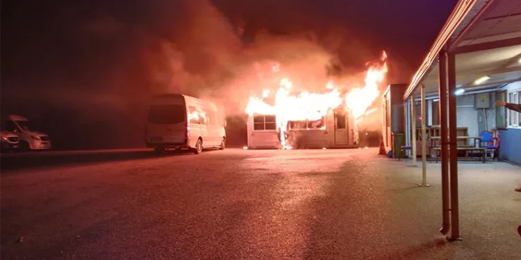 Mudanya’da minibüs duraklarında yangın paniği
