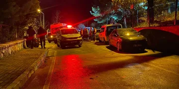Bursa’da otomobil tıra çarptı: 1 yaralı
