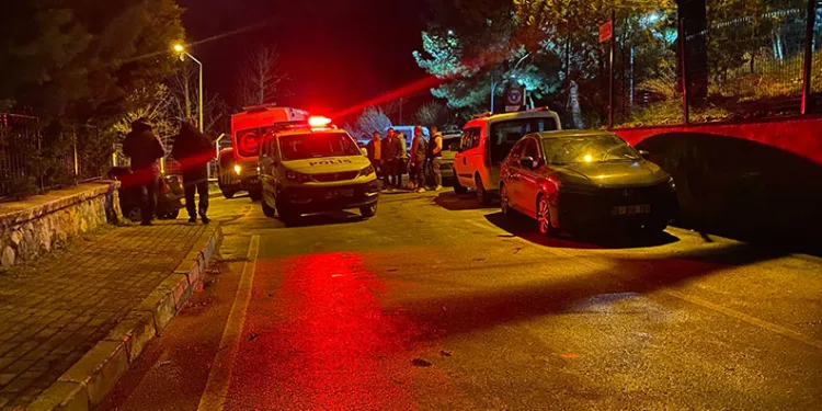 Bursa’da otomobil tıra çarptı: 1 yaralı