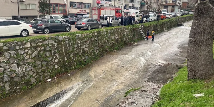 Bursa’da dereye düşen şahıs hayatını kaybetti