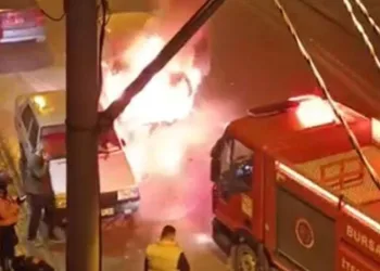 İnegöl’de araçlar çarpıştı: 2 yaralı