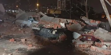 Bursa’da lodos duvarı devirdi, altında kalan 10 araç hasar gördü