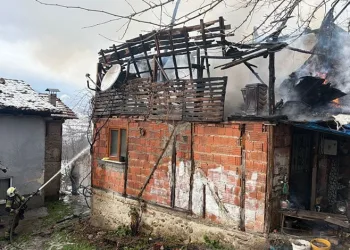 Yenişehir Uluslararası Havalimanı’nda umre yoğunluğu: Yıllık 20 bin yolcu hedefine ulaşıldı