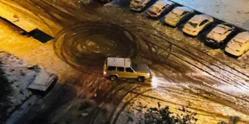 Malatya’da 2 bin rakımda dam üstlerinde kar mesaisi
