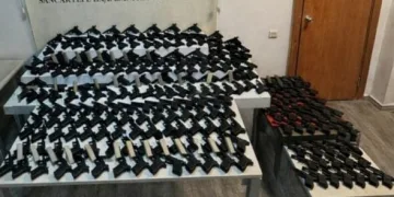 Malatya’da 2 bin rakımda dam üstlerinde kar mesaisi