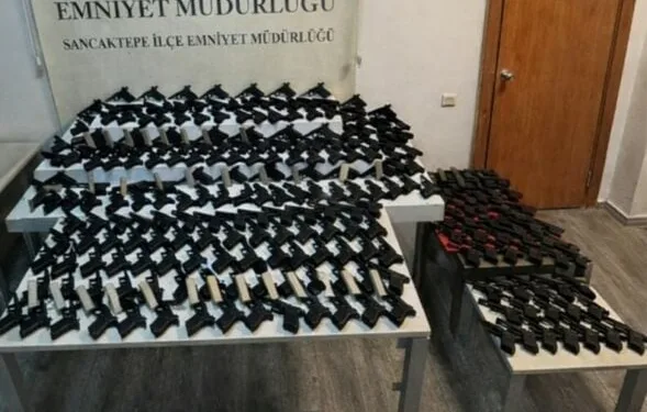 Malatya’da 2 bin rakımda dam üstlerinde kar mesaisi