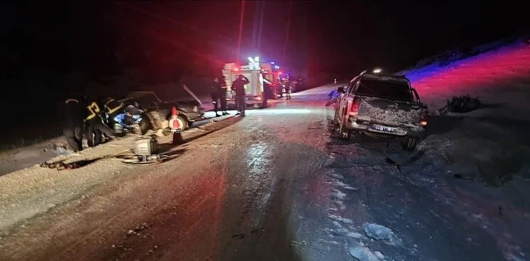 Malatya’da 2 bin rakımda dam üstlerinde kar mesaisi