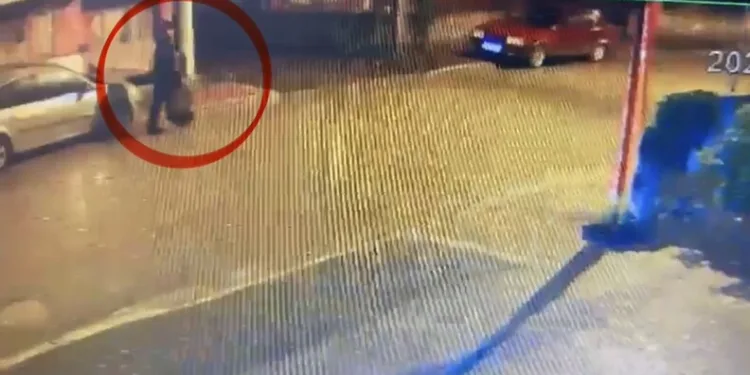 Sakarya’da kamyonet takla attı: Baba ve oğlu yaralandı
