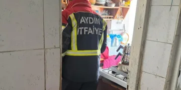 Sakarya’da kamyonet takla attı: Baba ve oğlu yaralandı