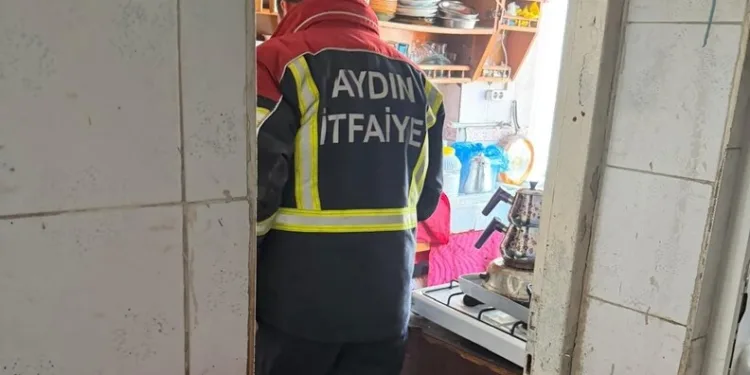 Sakarya’da kamyonet takla attı: Baba ve oğlu yaralandı