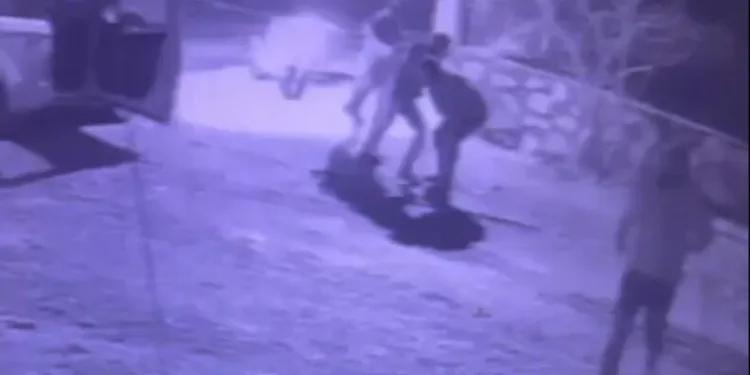 Sakarya’da kamyonet takla attı: Baba ve oğlu yaralandı