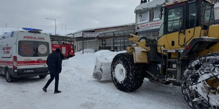 Antalya’da gümrük kaçağı güneş gözlüğü ve saat ele geçirildi