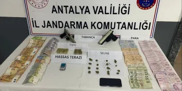 Antalya’da gümrük kaçağı güneş gözlüğü ve saat ele geçirildi