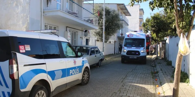 Antalya’da gümrük kaçağı güneş gözlüğü ve saat ele geçirildi