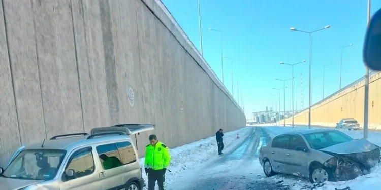 Antalya’da gümrük kaçağı güneş gözlüğü ve saat ele geçirildi