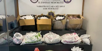 Kütahya’da kaçakçılığa darbe, 3 şüpheli gözaltına alındı