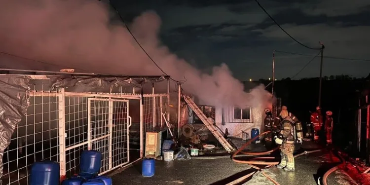 Kocaeli’de ev yangını