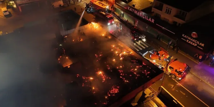 Kocaeli’de ev yangını