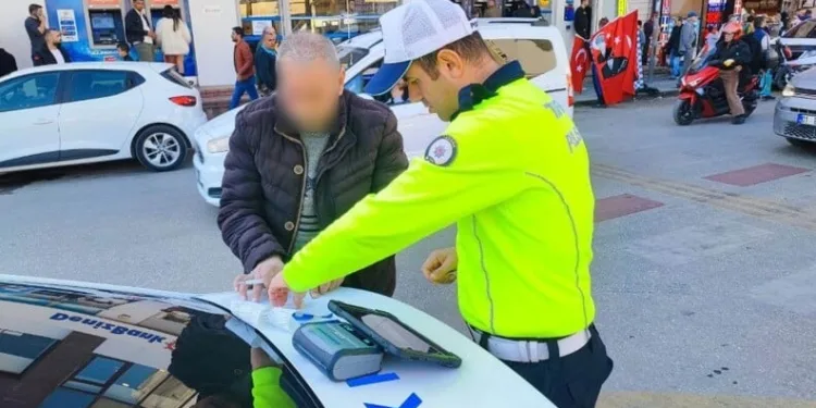 Dumandan zehirlenen 6 günlük buzağıya bagajda acil müdahale