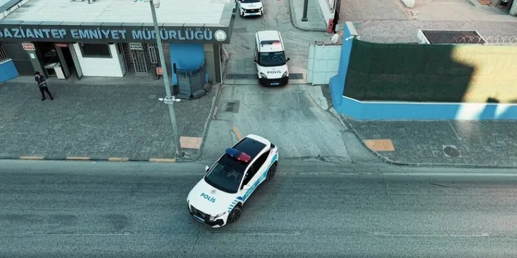 Dumandan zehirlenen 6 günlük buzağıya bagajda acil müdahale