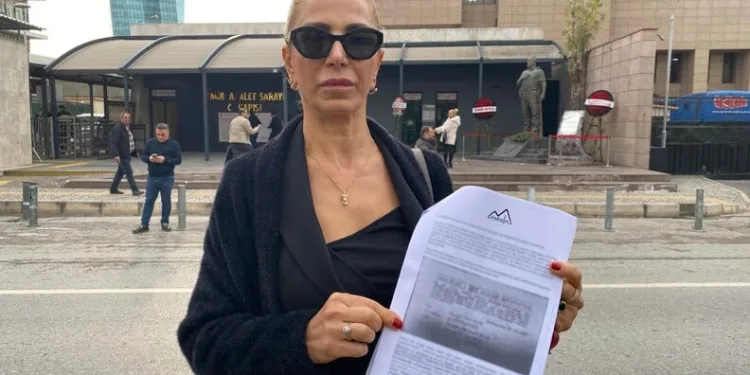 Dumandan zehirlenen 6 günlük buzağıya bagajda acil müdahale