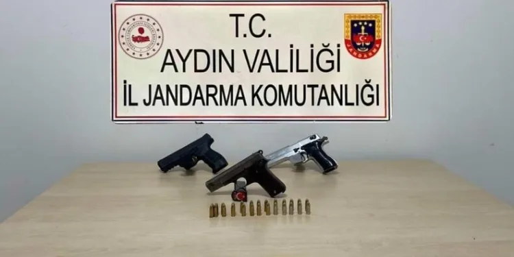 Fatih’te önce iş yerlerine ateş açtılar sonra polise silah doğrulttular
