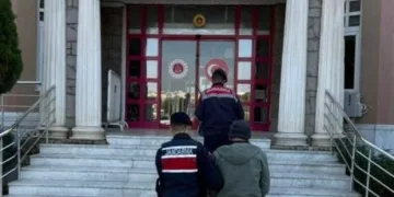 Fatih’te önce iş yerlerine ateş açtılar sonra polise silah doğrulttular