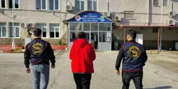 Fatih’te önce iş yerlerine ateş açtılar sonra polise silah doğrulttular