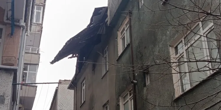 Fatih’te önce iş yerlerine ateş açtılar sonra polise silah doğrulttular