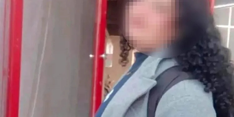 Adana’da şarampole yuvarlanan otomobildeki 2 kişi yaralandı