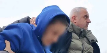 Tartıştığı dayısını sokak ortasında vurdu