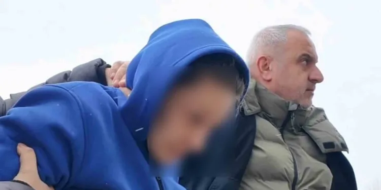 Tartıştığı dayısını sokak ortasında vurdu