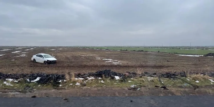 Karaman’da sağlık ekibi kar yağışı ve tipiye rağmen diyaliz hastası kadını hastaneye ulaştırdı