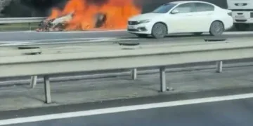 Karaman’da sağlık ekibi kar yağışı ve tipiye rağmen diyaliz hastası kadını hastaneye ulaştırdı