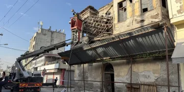 Karaman’da sağlık ekibi kar yağışı ve tipiye rağmen diyaliz hastası kadını hastaneye ulaştırdı