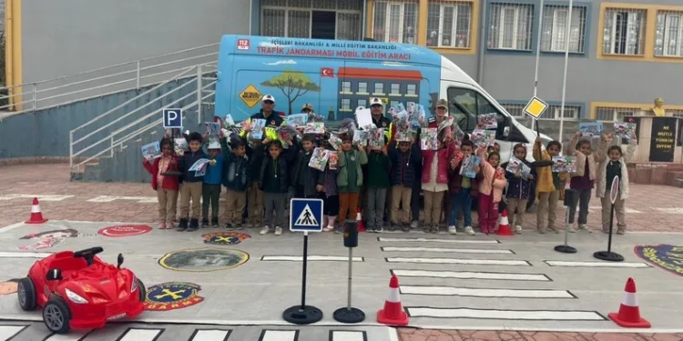 Gaziantep’te jandarmadan 126 öğrenciye trafik eğitimi