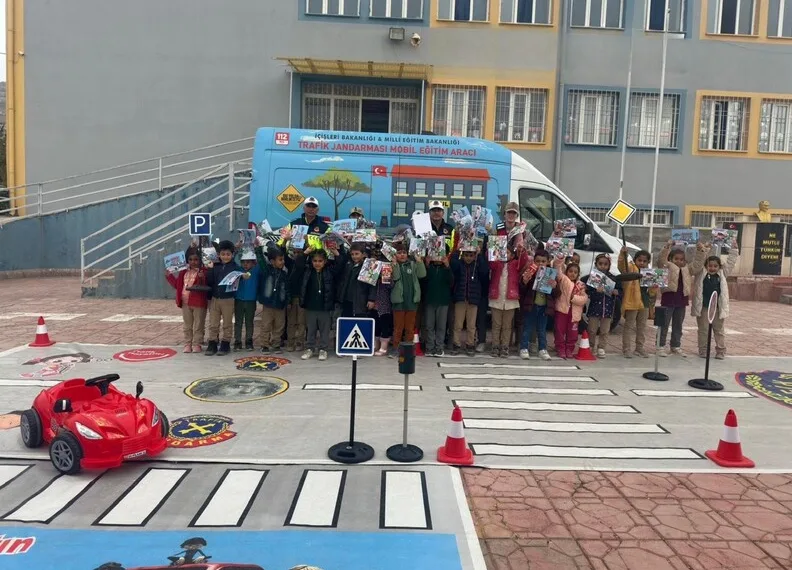 Gaziantep’te jandarmadan 126 öğrenciye trafik eğitimi